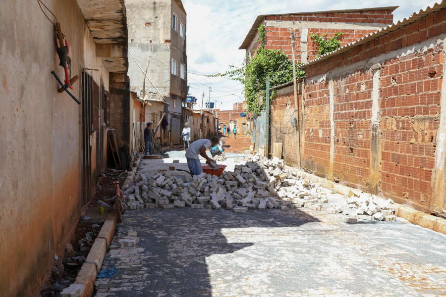 Fim da poeira: Pavimentação na Estrutural leva mais qualidade de vida aos moradores